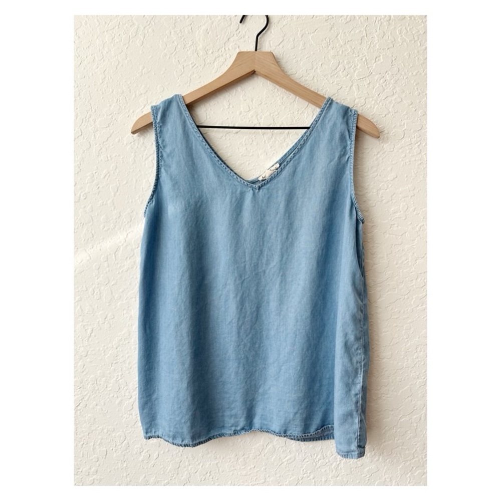 Jane and Delancey Chambray Top - Picture 2 of 5